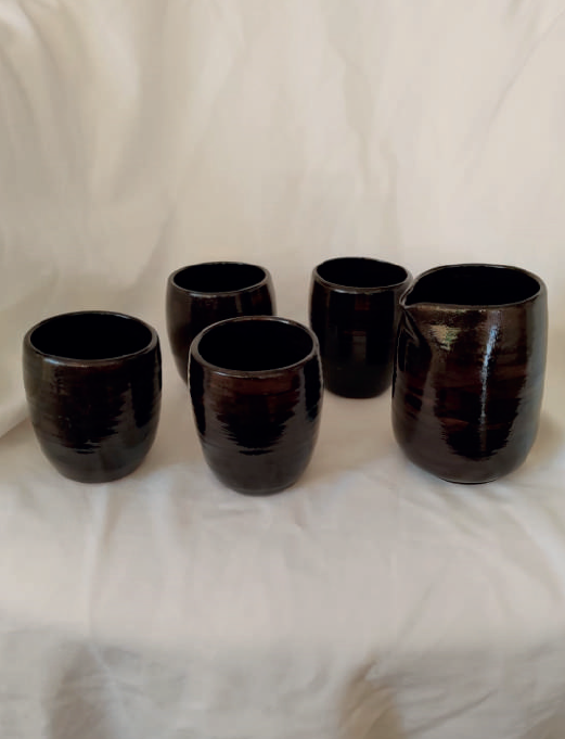 Set de vasos con jarra negros